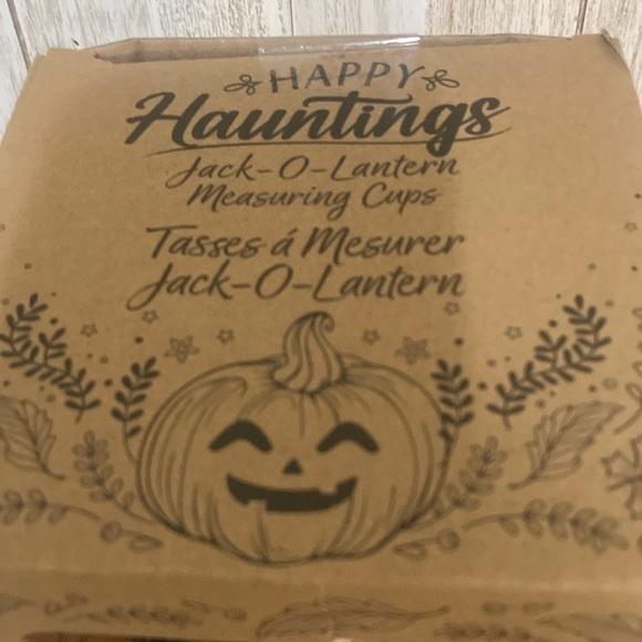 10 Strawberry Street Stacking Jack o Lantern Measuring Cups - Picture 3 of 13